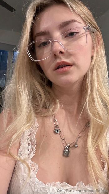 Eva Elfie Ur favorite lovely elf / evaelfiefree nude photo #28