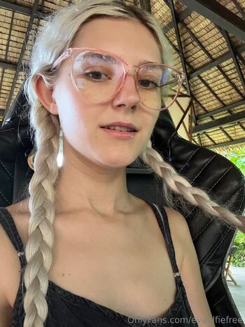 Eva Elfie Ur favorite lovely elf / evaelfiefree nude photo #46