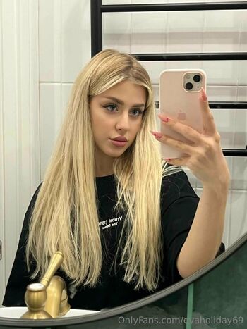 Eva Holiday / evaholiday69 nude photo #18