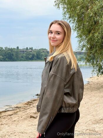 Ev / evainlove nude photo #10