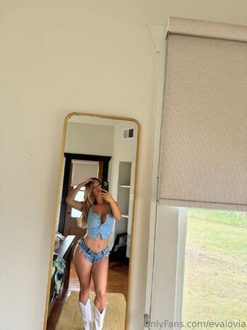 Eva Lovia Fre / evalovia nude photo #3