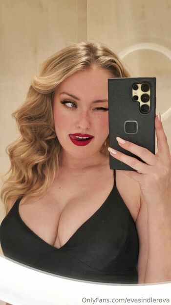 Eva / evasindlerova nude photo #13