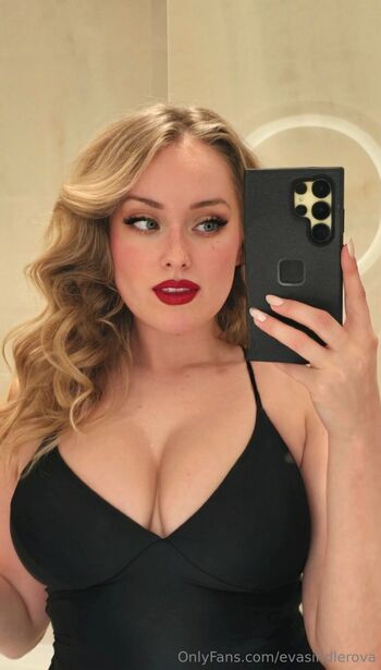 Eva / evasindlerova nude photo #20