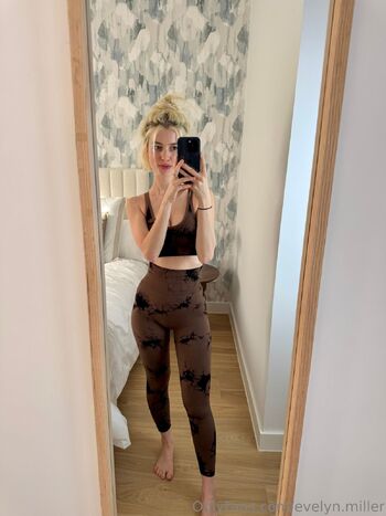 Evely / evelyn.miller nude photo #3