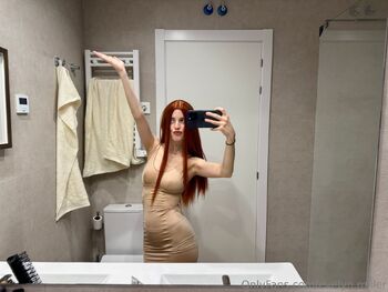 Evely / evelyn.miller nude photo #19