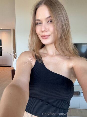 Evelyn / evelyn_lovve nude photo #1