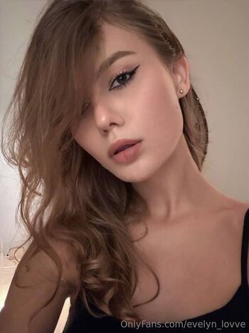 Evelyn / evelyn_lovve nude photo #14