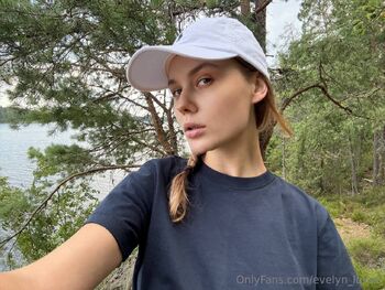 Evelyn / evelyn_lovve nude photo #33