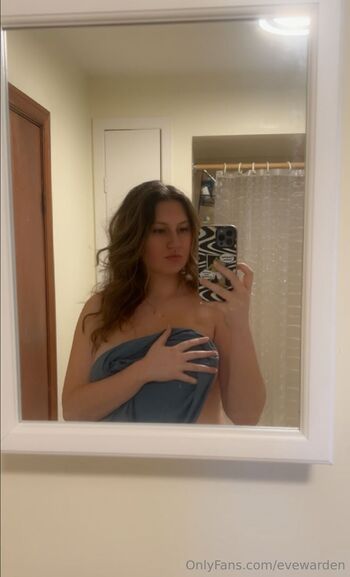 Ev / evewarden nude photo #10