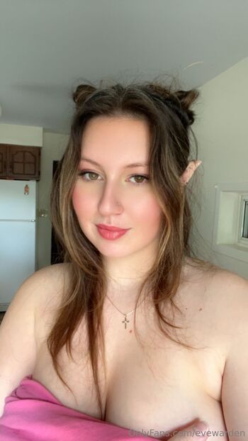 Ev / evewarden nude photo #14