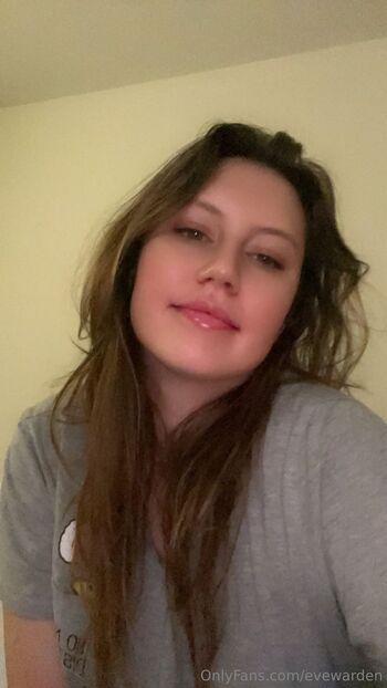 Ev / evewarden nude photo #15