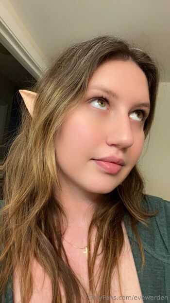 Ev / evewarden nude photo #18