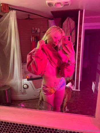 evie / eviebratt nude photo #11