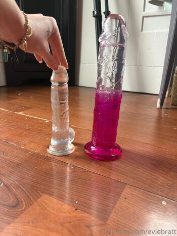 evie / eviebratt nude photo #14