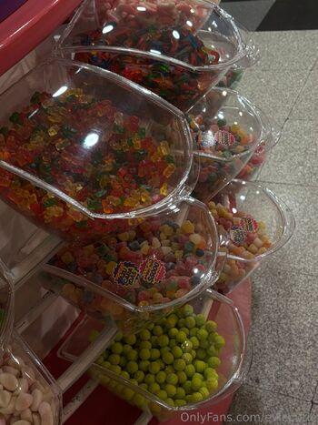 Evie / eviecutie nude photo #10