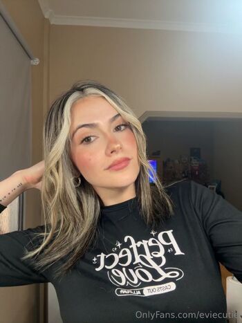 Evie / eviecutie nude photo #13