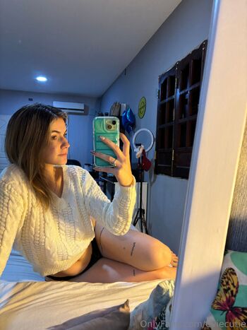 Evie / eviecutie nude photo #35