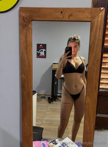 Evie / eviecutie nude photo #36