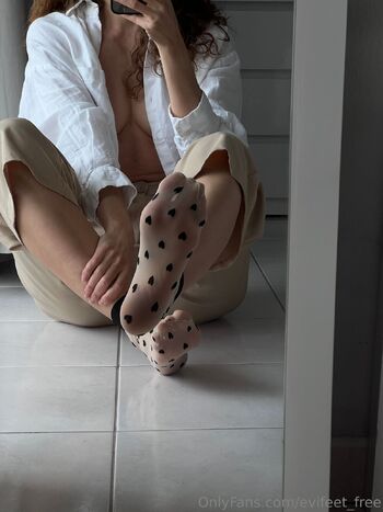 EviFeet Fre / evifeet_free nude photo #9