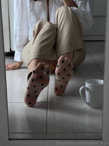 EviFeet Fre / evifeet_free nude photo #11