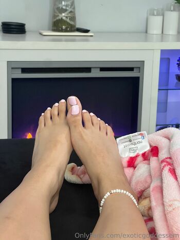 𝑔𝑜𝒹𝒹𝑒𝓈𝓈 𝑒𝓂 / exoticgoddessem nude photo #31