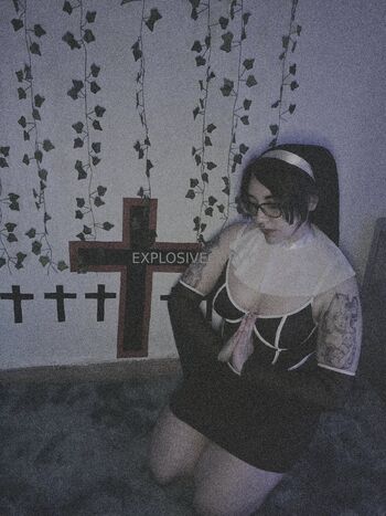 VIRTUAL DREAM / explosivecurvy nude photo #4