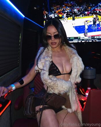 Elain / eyoung / elainethi nude photo #11