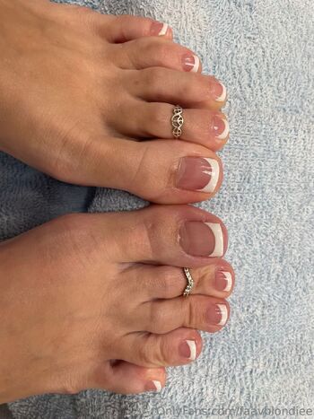 Kelssxx / faavblondiee nude photo #10