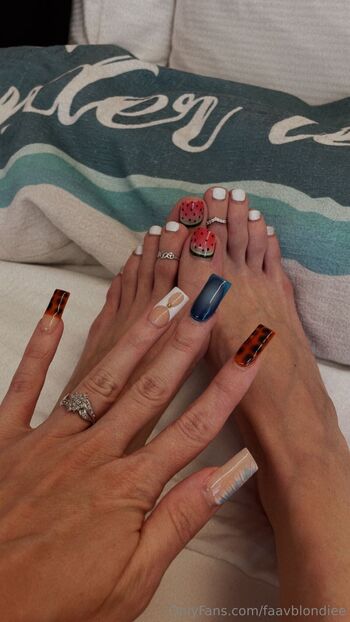 Kelssxx / faavblondiee nude photo #32