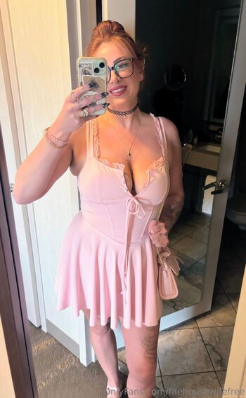 Fae Housewif / faehousewifefree nude photo #29