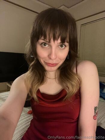 Angel FRE / faerieaphrodite nude photo #1