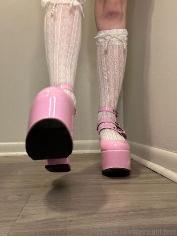 Fair / fairy.girl.feet nude photo #37