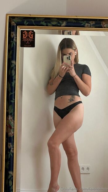 Faith / faithsfree nude photo #1