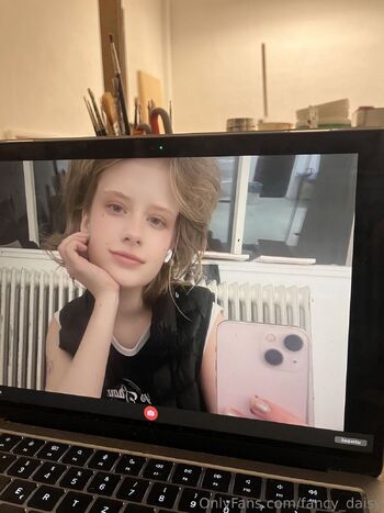 Meo / fancy_daisy nude photo #9