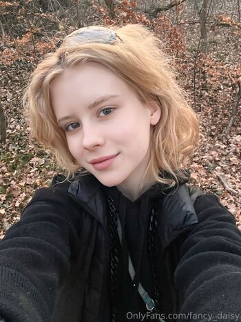 Meo / fancy_daisy nude photo #18