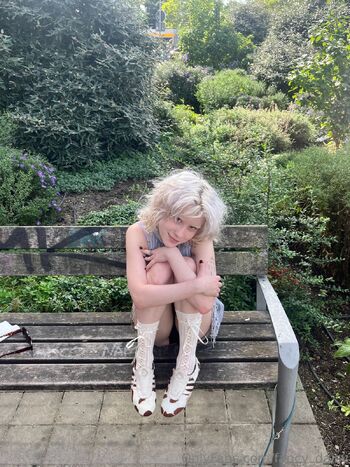 Meo / fancy_daisy nude photo #24