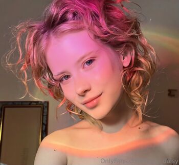 Meo / fancy_daisy nude photo #37