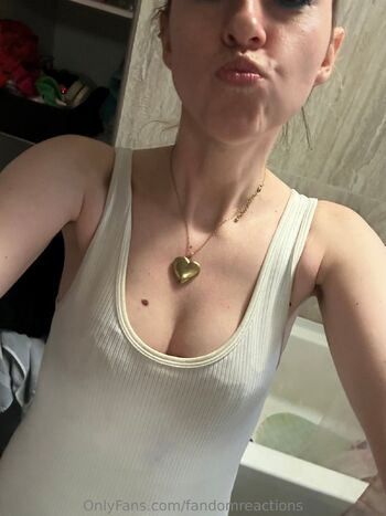 Hana Nicky of FandomReaction / fandomreactions nude photo #1