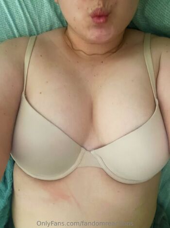 Hana Nicky of FandomReaction / fandomreactions nude photo #10