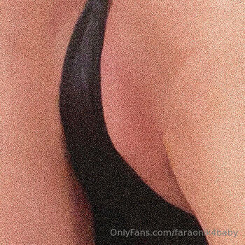 f4r / faraonik4baby nude photo #8