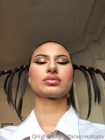 f4r / faraonik4baby nude photo #15