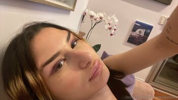 f4r / faraonik4baby nude photo #18