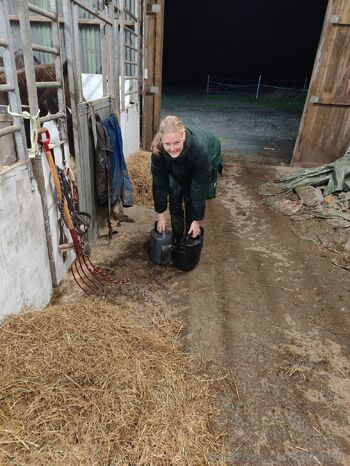 Farmgir / farmgirl nude photo #28