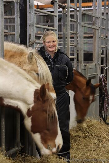 Farmgir / farmgirl nude photo #38