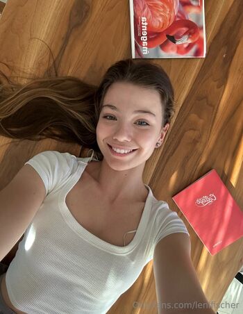 Emi / farmingemi nude photo #2