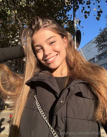 Emi / farmingemi nude photo #4