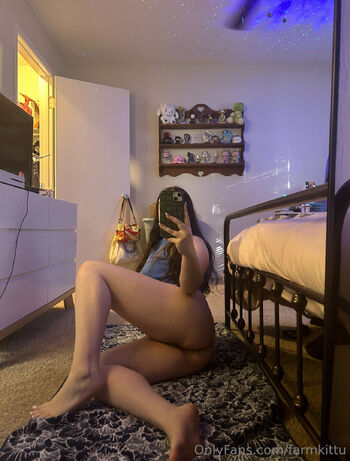 OnlyFans / farmkittu nude photo #29