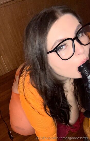 Kymberl / fatassgoddessfree nude photo #9