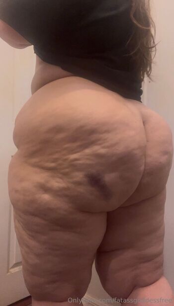 Kymberl / fatassgoddessfree nude photo #18