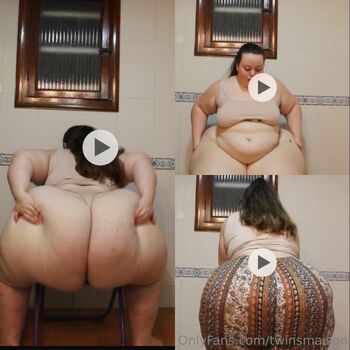 RO LU FAT BIG AS / fatbigasstwins nude photo #1